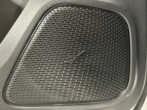 https://vehicle.imgix.net/4367158/9aa071b2-21e0-4288-a041-8d1947ca8415.jpg