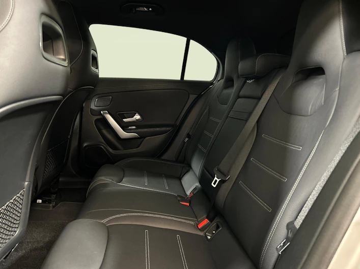 Fahrzeugbild MERCEDES-BENZ A 35 AMG