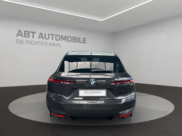 BMW iX xDrive40