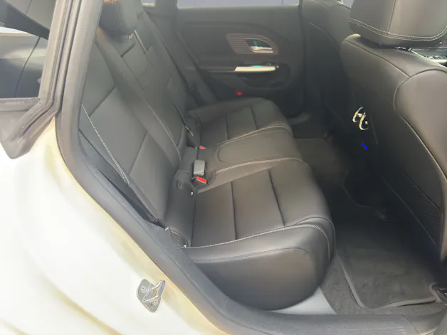 Mercedes-Benz CLA 350 Progressive 4matic