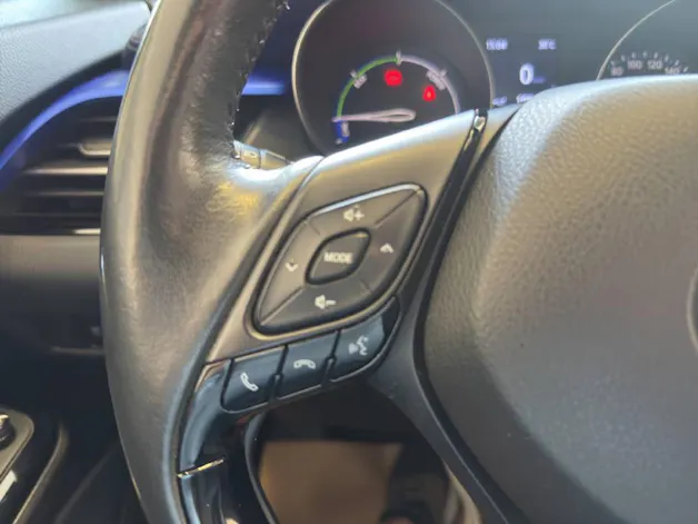 Toyota C-HR 2.0 VVTi HSD Style