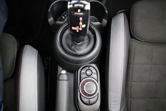 https://vehicle.imgix.net/4367333/962d7d07-ed41-4328-a5d9-562760f7b779.jpg
