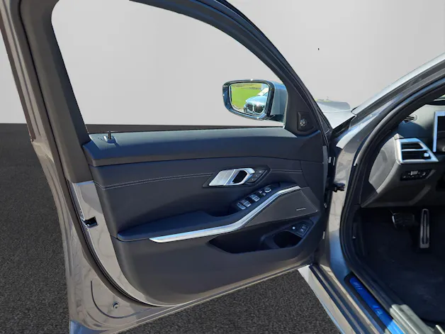BMW 330e xDrive Touring M Sport Pro