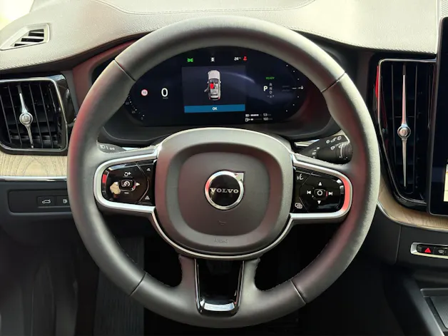 VOLVO XC60 2.0 T8 TE Ultra Dark eAWD
