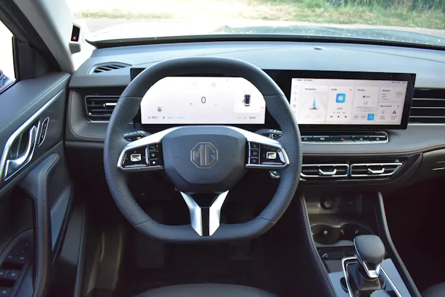 MG HS 1.5 Hybrid+ Luxury