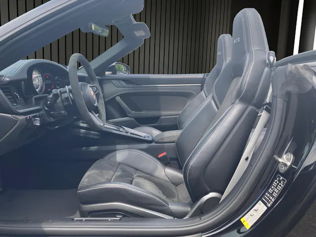 Porsche 911 Carrera 4 GTS Cabriolet