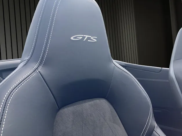Porsche 911 Carrera 4 GTS Cabriolet