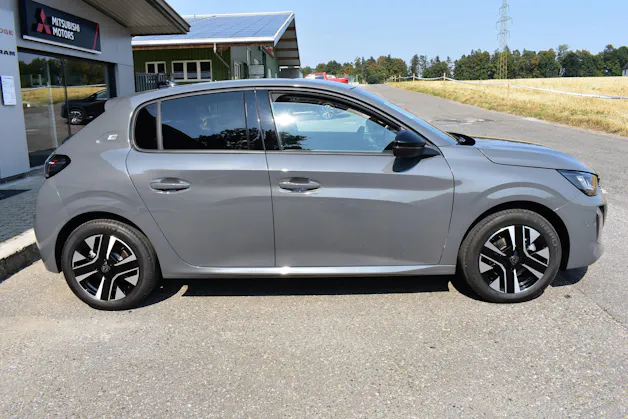 PEUGEOT 208 Elektrik 100 kW Allure