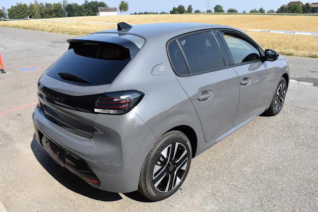 PEUGEOT 208 Elektrik 100 kW Allure