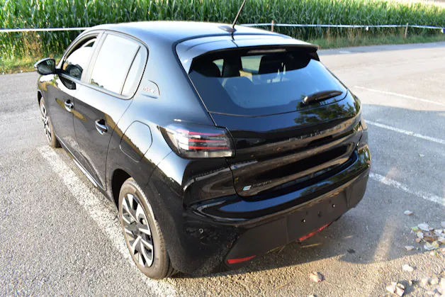 PEUGEOT 208 Elektrik 100 kW Style