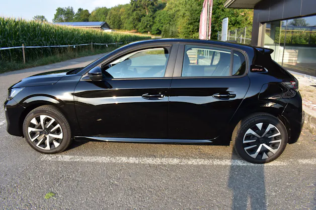 PEUGEOT 208 Elektrik 100 kW Style