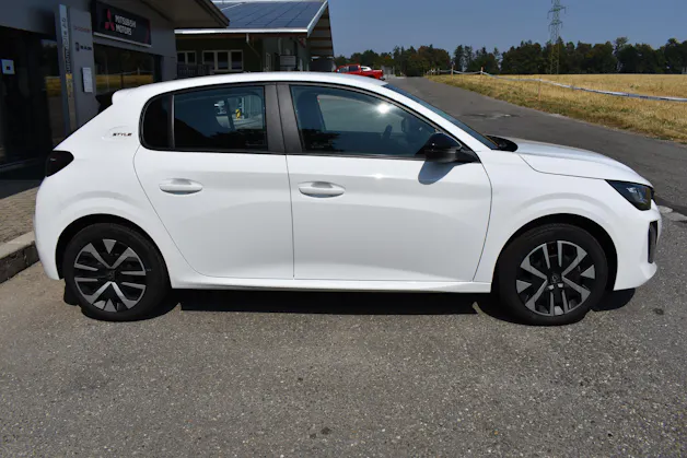 PEUGEOT 208 Elektrik 100 kW Style