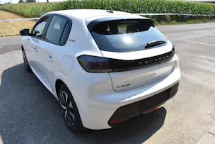 PEUGEOT 208 Elektrik 100 kW Style
