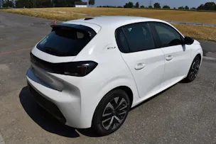 PEUGEOT 208 Elektrik 100 kW Style