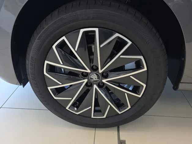 SKODA Kamiq 1.0 TSI Dynamic DSG