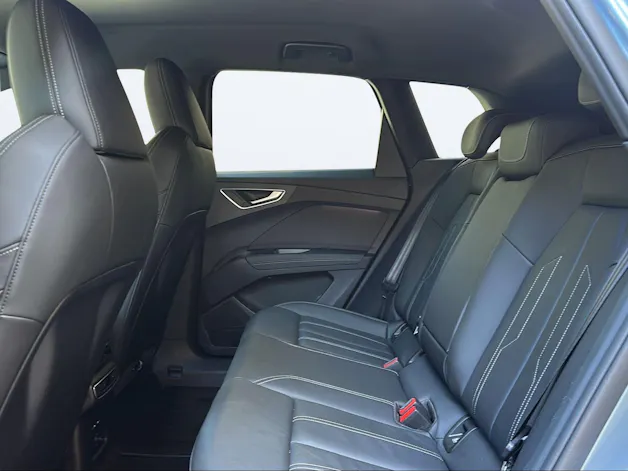 AUDI Q4 e-tron 50 quattro