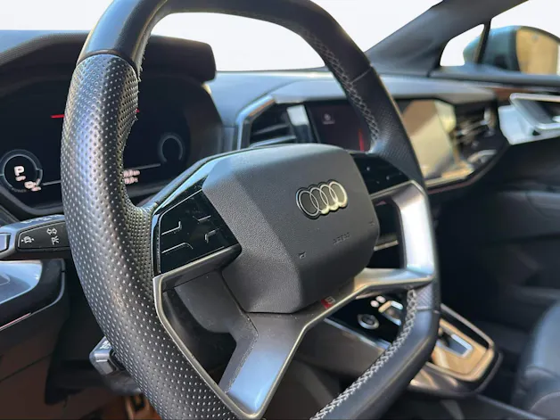 AUDI Q4 e-tron 50 quattro