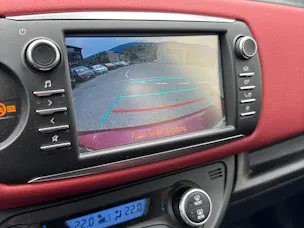 Toyota Yaris 1.5 Style EDITION *1. HAND * CH-FZ* DAB*KAMERA*FRISCH AB MFK*