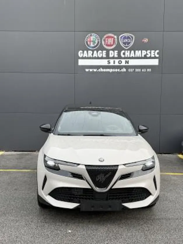 Alfa Romeo Junior 1.2 Hybrid Q4