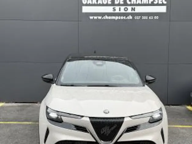 Alfa Romeo Junior 1.2 Hybrid Q4