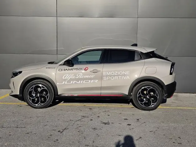 Alfa Romeo Junior 1.2 Hybrid Q4