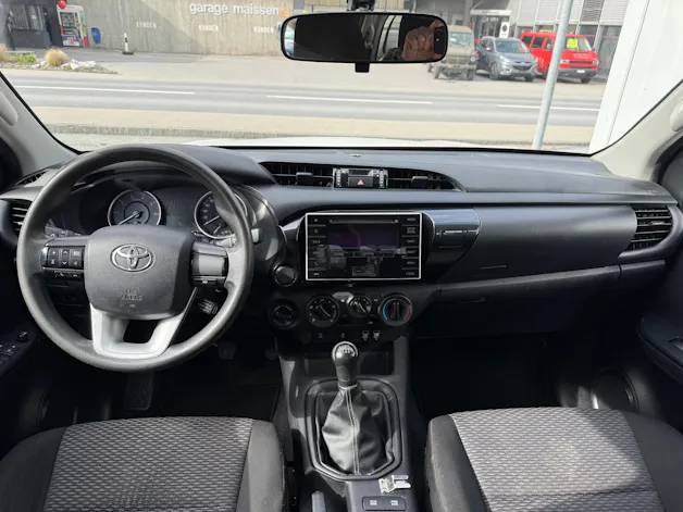 Toyota Hilux 2.4D-4D Comfort Double Cab 4x4 *WERKSGARANTIE * TEMPOMAT* KLIMA*