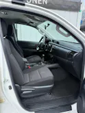 Toyota Hilux 2.4D-4D Comfort Double Cab 4x4 *WERKSGARANTIE * TEMPOMAT* KLIMA*