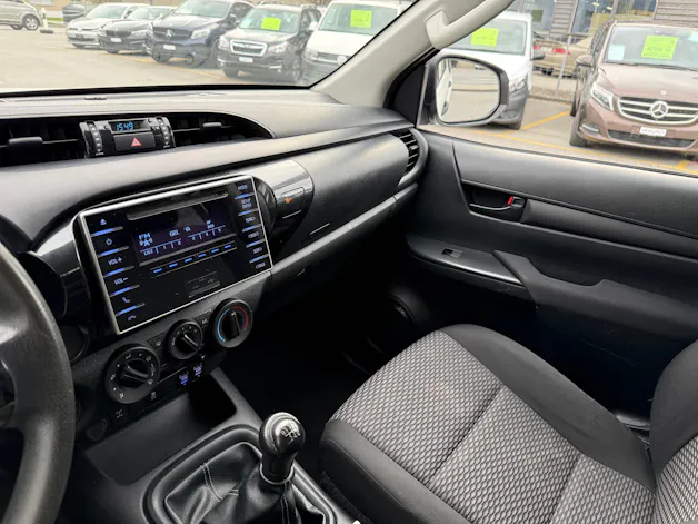 Toyota Hilux 2.4D-4D Comfort Double Cab 4x4 *WERKSGARANTIE * TEMPOMAT* KLIMA*