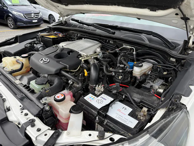 Toyota Hilux 2.4D-4D Comfort Double Cab 4x4 *WERKSGARANTIE * TEMPOMAT* KLIMA*
