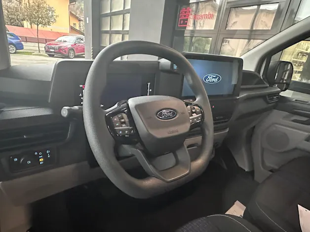 Ford Transit Custom Van PHEV 320 L2H1 Trend Automat