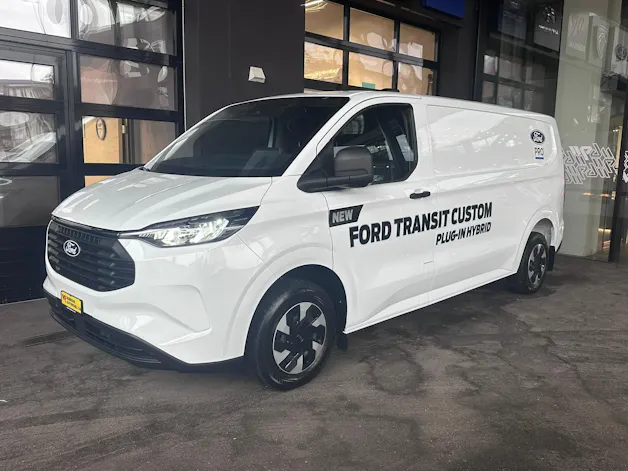 Ford Transit Custom Van PHEV 320 L2H1 Trend Automat
