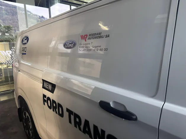 Ford Transit Custom Van PHEV 320 L2H1 Trend Automat