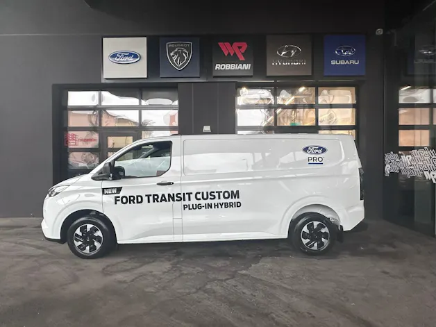Ford Transit Custom Van PHEV 320 L2H1 Trend Automat