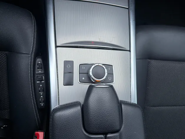Mercedes-Benz E 250 BlueTEC Avantgarde 4Matic 7G-Tronic
