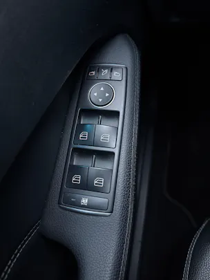 Mercedes-Benz E 250 BlueTEC Avantgarde 4Matic 7G-Tronic