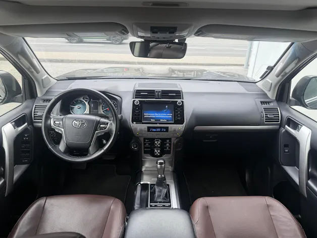 Toyota Land Cruiser 2.8TD Premium Automatic *CH-FZ* STANDHEIZUNG * LEDER * 201 PS 500 NM*