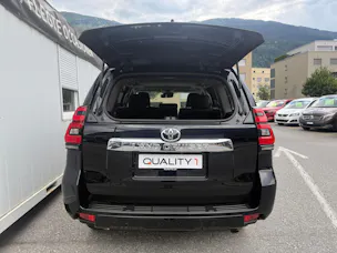 Toyota Land Cruiser 2.8TD Premium Automatic *CH-FZ* STANDHEIZUNG * LEDER * 201 PS 500 NM*