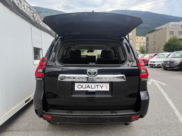 Toyota Land Cruiser 2.8TD Premium Automatic *CH-FZ* STANDHEIZUNG * LEDER * 201 PS 500 NM*