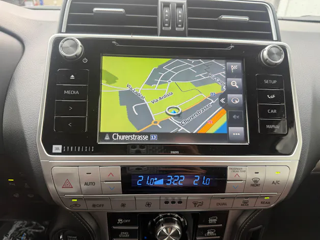 Toyota Land Cruiser 2.8TD Premium Automatic *CH-FZ* STANDHEIZUNG * LEDER * 201 PS 500 NM*