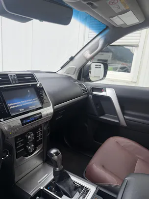 Toyota Land Cruiser 2.8TD Premium Automatic *CH-FZ* STANDHEIZUNG * LEDER * 201 PS 500 NM*