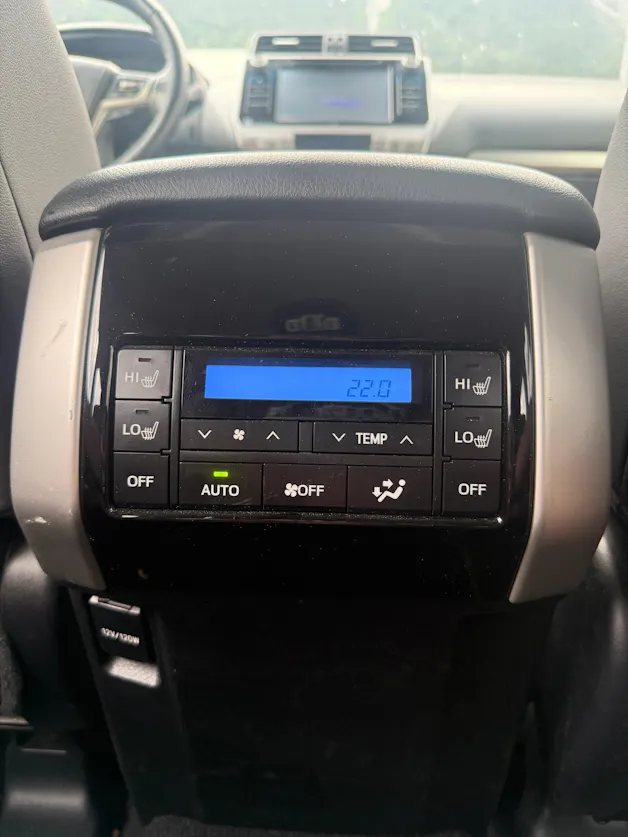 Toyota Land Cruiser 2.8TD Premium Automatic *CH-FZ* STANDHEIZUNG * LEDER * 201 PS 500 NM*
