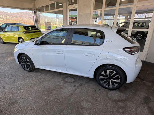 Peugeot 208 1.2 MHEV 110 Style