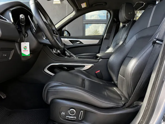 Jaguar F-Pace 2.0 D200 R-Dynamic MHEV SE AWD