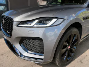 Jaguar F-Pace 2.0 D200 R-Dynamic MHEV SE AWD