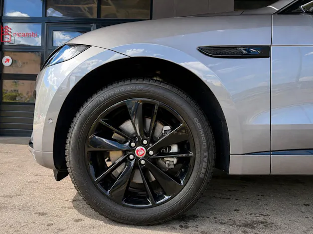 Jaguar F-Pace 2.0 D200 R-Dynamic MHEV SE AWD