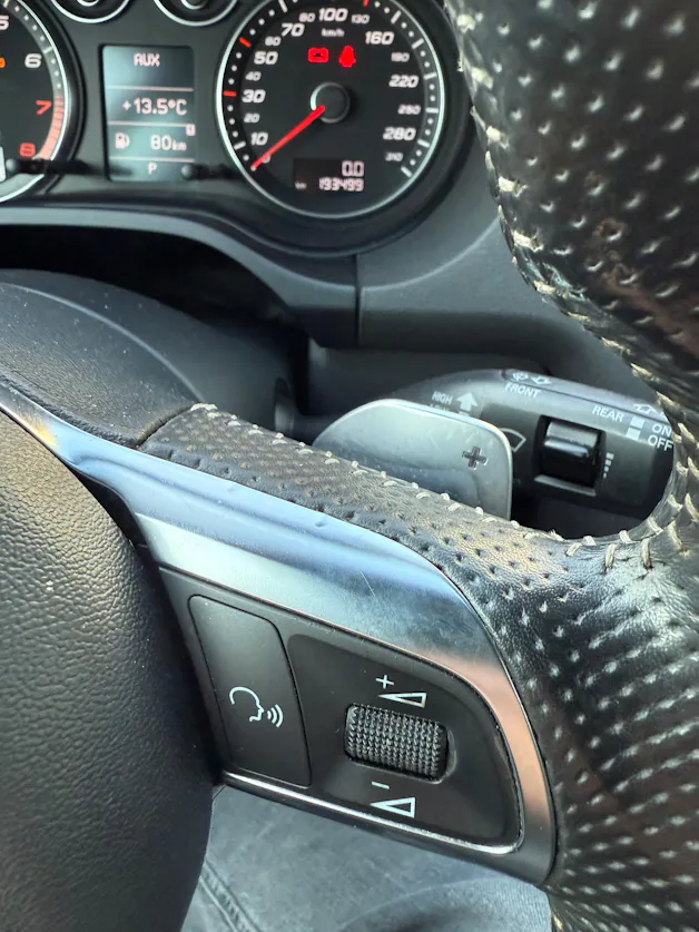 Audi RS3 Sportback 2.5 TFSI quattro S-tronic *FRISCH MFK* LEDER* 19"ALU*INOX ENDSCHALLDÄMPFER*