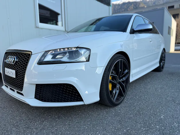 Audi RS3 Sportback 2.5 TFSI quattro S-tronic *FRISCH MFK* LEDER* 19"ALU*INOX ENDSCHALLDÄMPFER*