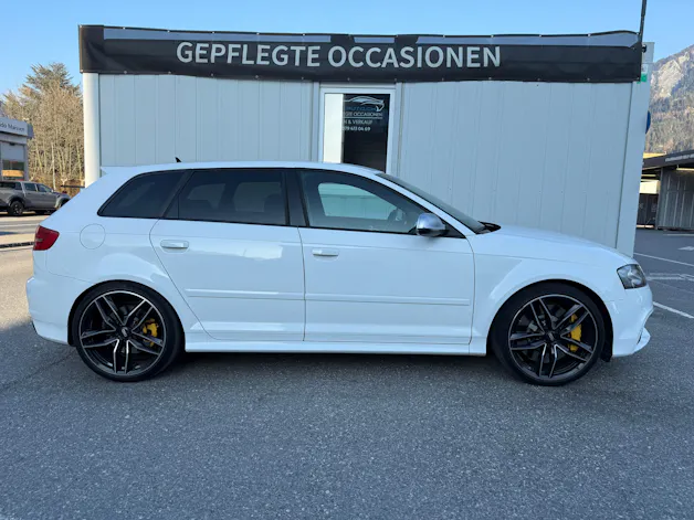 Audi RS3 Sportback 2.5 TFSI quattro S-tronic *FRISCH MFK* LEDER* 19"ALU*INOX ENDSCHALLDÄMPFER*