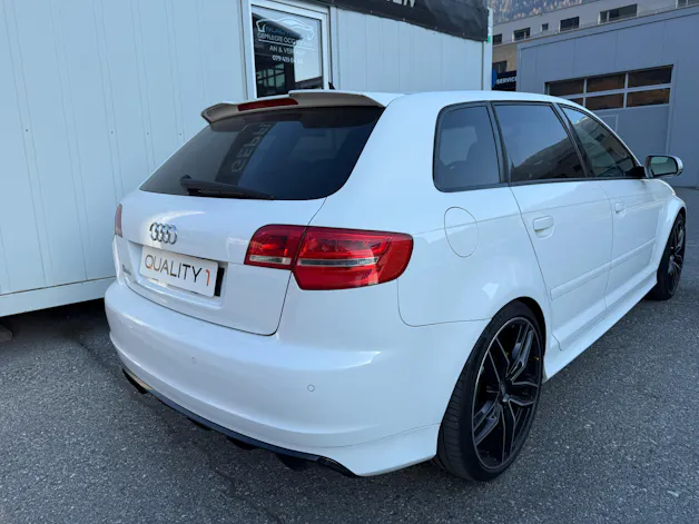 Audi RS3 Sportback 2.5 TFSI quattro S-tronic *FRISCH MFK* LEDER* 19"ALU*INOX ENDSCHALLDÄMPFER*