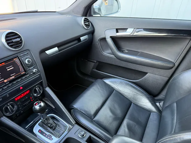 Audi RS3 Sportback 2.5 TFSI quattro S-tronic *FRISCH MFK* LEDER* 19"ALU*INOX ENDSCHALLDÄMPFER*